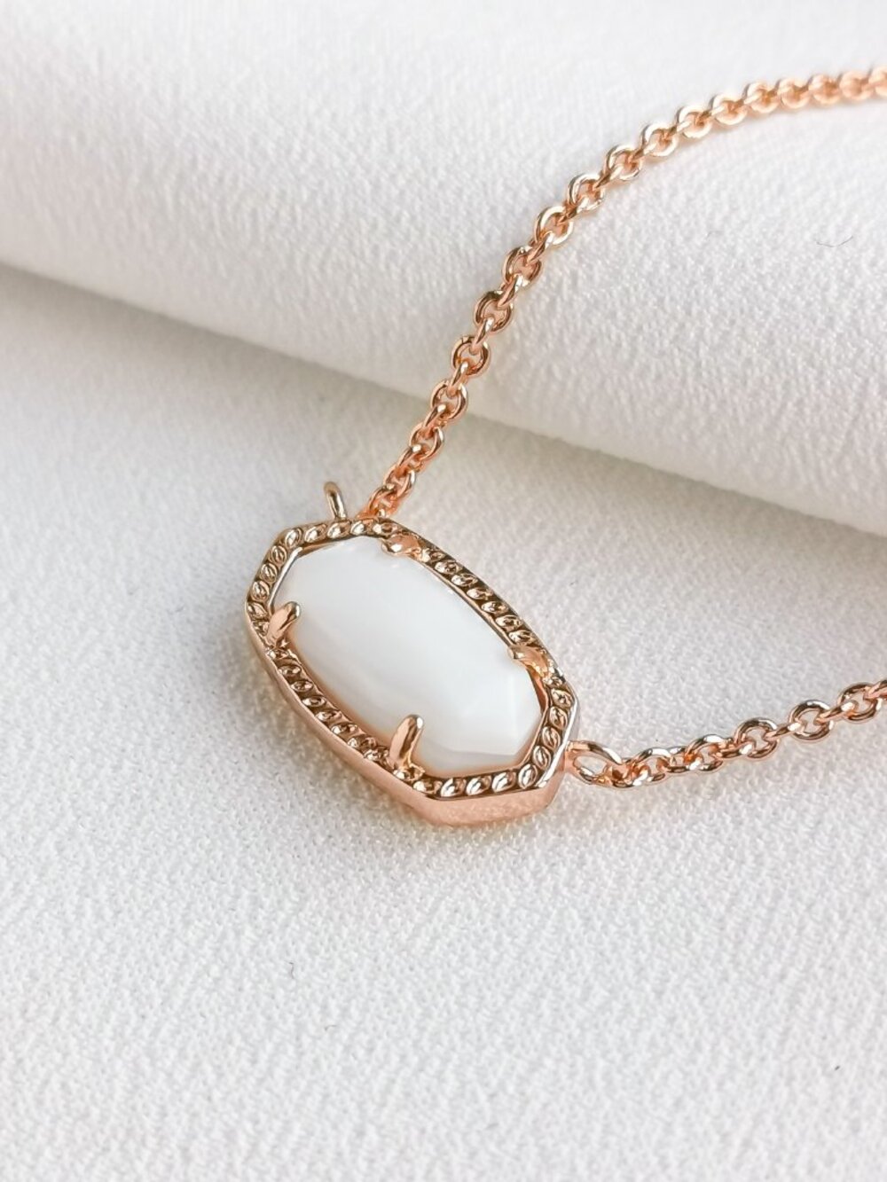 Kendra Scott Elisa white Pearl Rose Gold Necklace | NEW